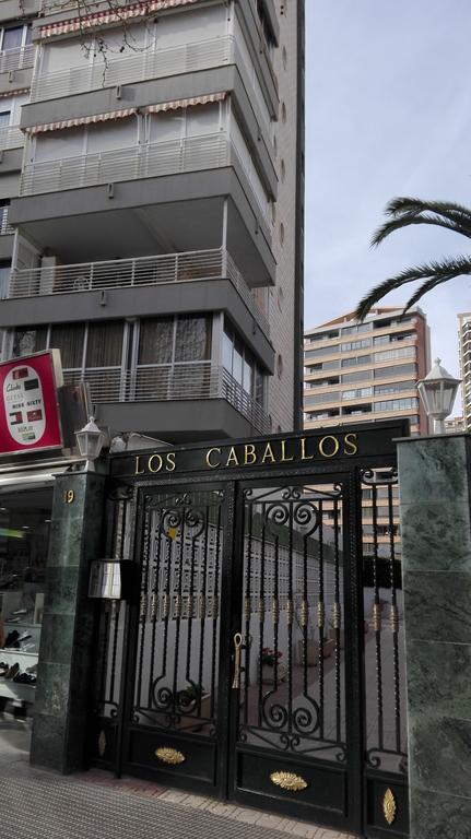 Apartamentos Los Caballos เบนิดอร์ม ภายนอก รูปภาพ